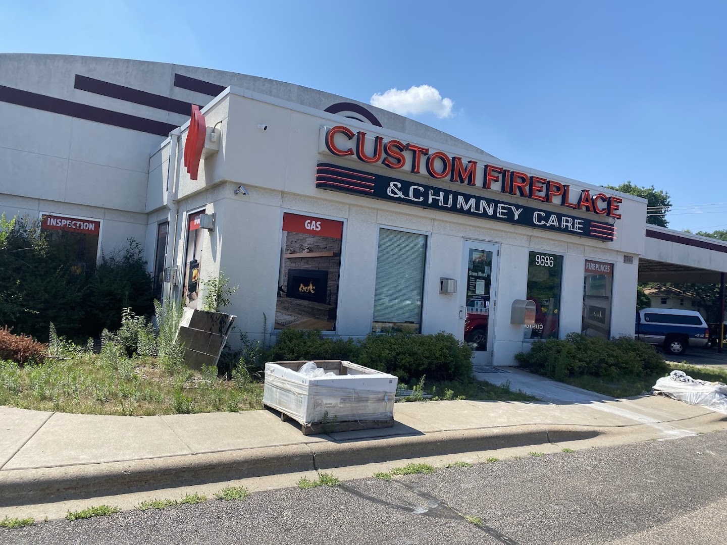 Custom Fireplace & Chimney Care - Professional chimney cleaning and repair services in Coon Rapids, Minnesota