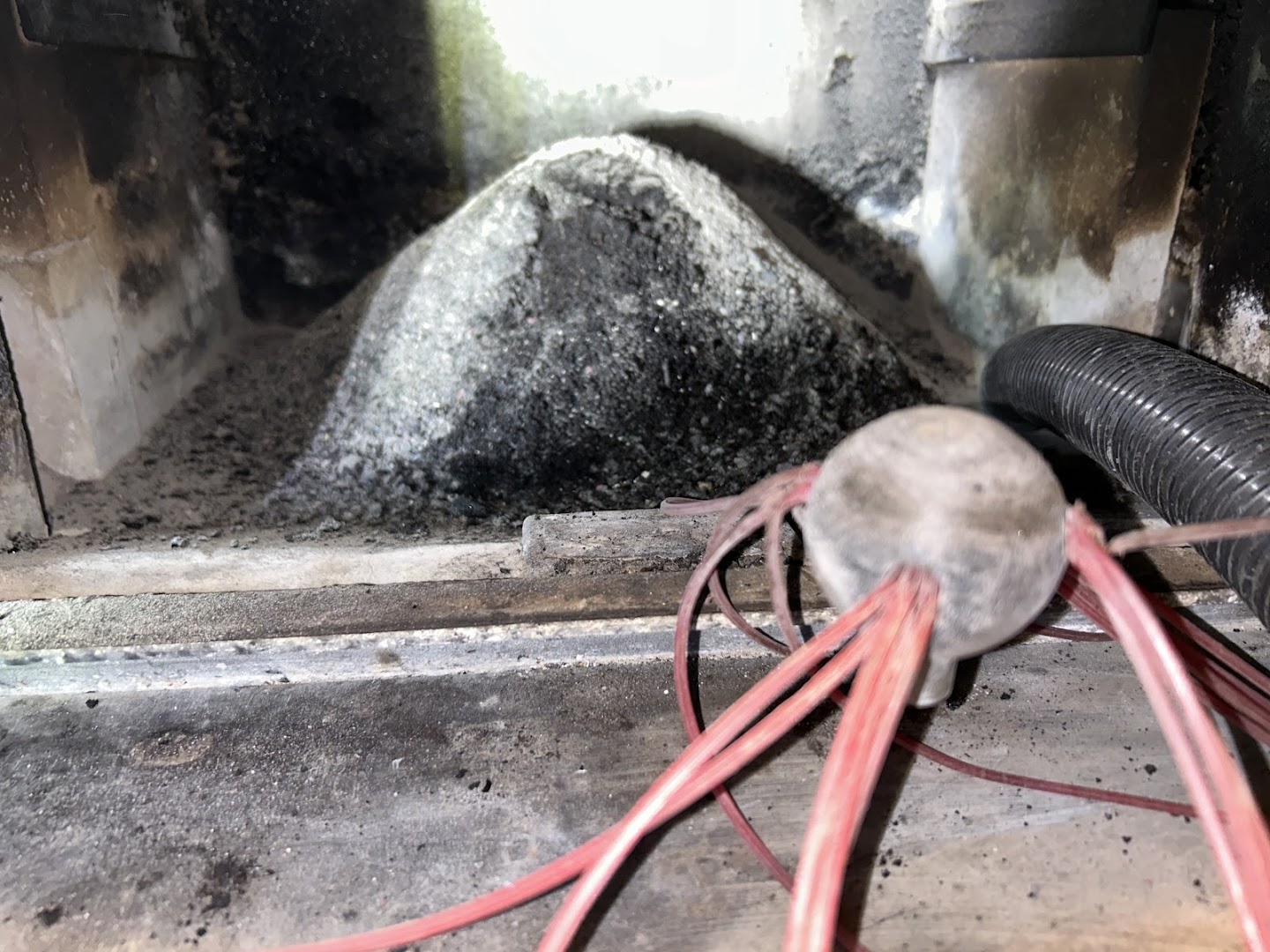EER Chimney sweep & Repair And Fireplace cleaning of Mansfield OH - Professional chimney cleaning and repair services in Mansfield, Ohio