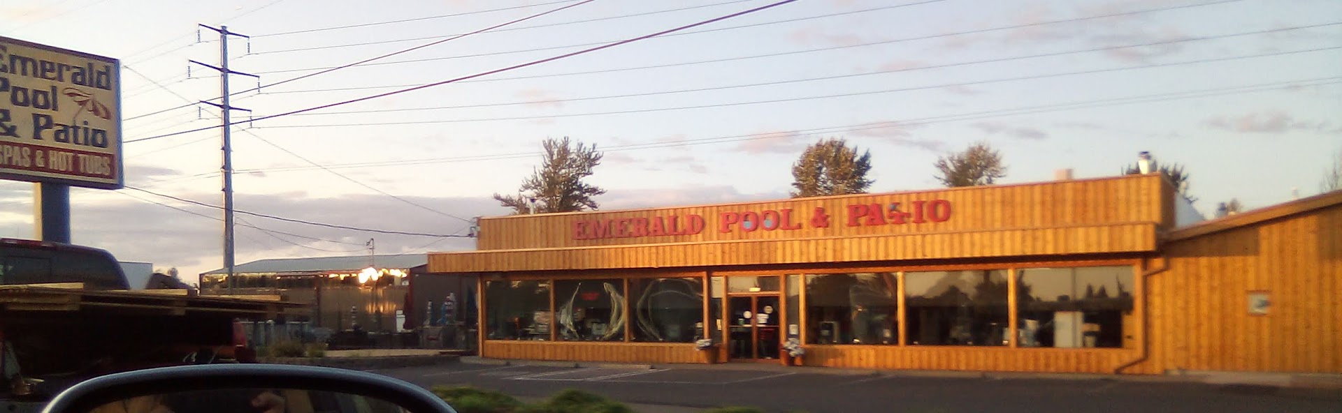 Emerald Pool & Patio - Professional chimney cleaning and repair services in Eugene, Oregon