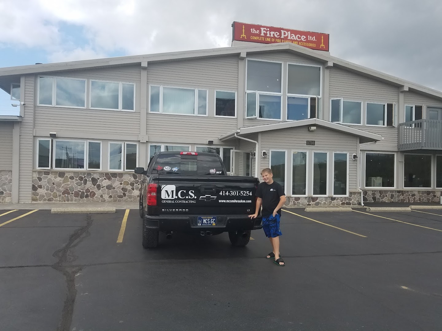The Fire Place Ltd. - Professional chimney cleaning and repair services in Milwaukee, Wisconsin