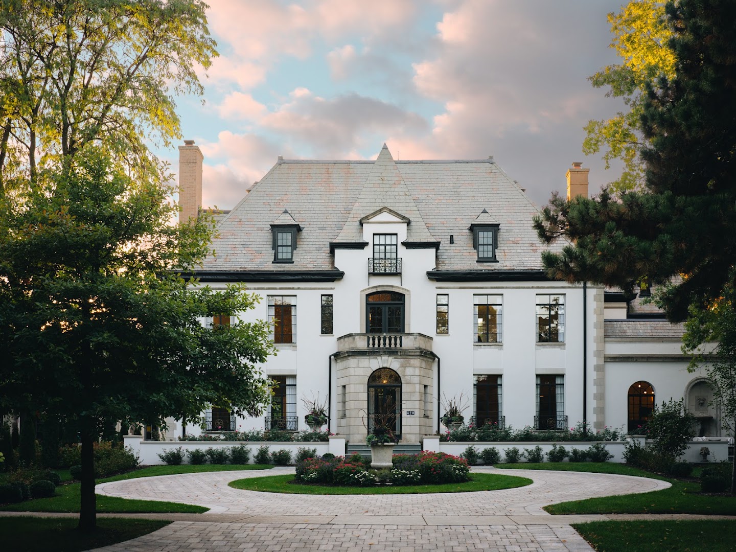 Wonderland Masonry - Professional chimney cleaning and repair services in Glendale Heights, Georgia